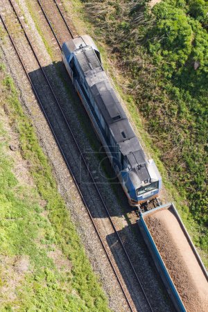Téléchargez les photos : Vue aérienne du train ferroviaire en Pologne, - en image libre de droit