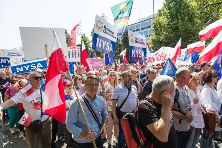 Foto de Varsovia, Polonia - 4 de junio de 2023 Manifestación de manifestantes contra el gobierno - Imagen libre de derechos