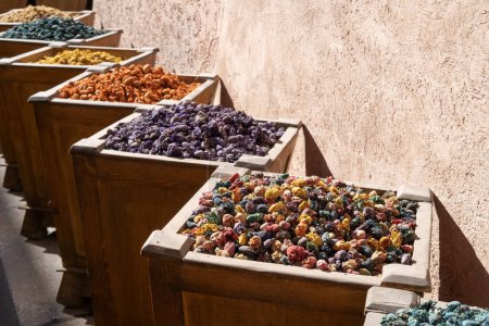 Épice orientale marocaine, culture marocaine chaleureuse, nuances orientales traditionnelles, patrimoine culinaire Afrique du Nord, souks Marrakech