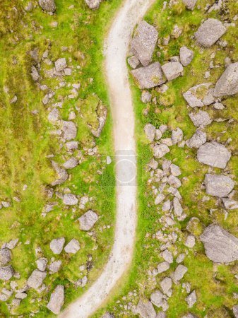 Téléchargez les photos : Vue Aérienne De Trail à Mahon Falls, Mountain Breeze, Comeragh, Waterford, Irlande - en image libre de droit
