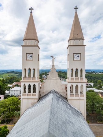 Téléchargez les photos : Eglise de Sao Francisco de Assis, Monte Belo do Sul, Rio Grande do Sul, Brésil - en image libre de droit