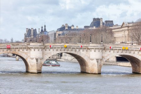 Pont Neuf in Paris, Frankreich. Brücke über die Seine