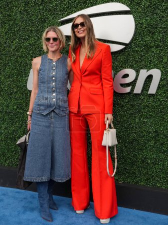 Photo for NEW YORK - AUGUST 28, 2023: Gabriela Hearst (L), a women's luxury ready-to-wear and accessories designer, and the former tennis player Maria Sharapova on the blue carpet before 2023 US Open opening night ceremony at USTA National Tennis Center in NY - Royalty Free Image