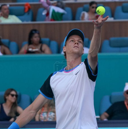 Photo for MIAMI GARDENS, FLORIDA - MARCH 31, 2024: Jannik Sinner of Italy in action during men's singles final match against Grigor Dimitrov of Bulgaria at 2024 Miami Open at the Hard Rock Stadium in Miami Gardens - Royalty Free Image