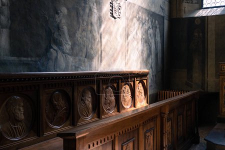 Téléchargez les photos : Parme, Italie-3 avril 2022 : vue de l'intérieur de la cathédrale de Parme avec ses belles fresques - en image libre de droit