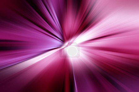 Foto de Superficie difuminada de zoom radial abstracta en tonos lila y rosa. Fondo espectacular brillante con líneas radiales, divergentes, convergentes. - Imagen libre de derechos