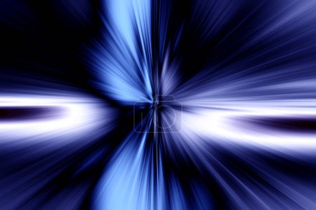 Surface abstraite du flou du zoom radial dans les tons bleu profond et lilas. Fond spectaculaire sombre avec des lignes radiales, divergentes et convergentes