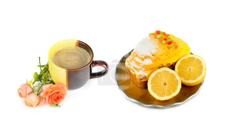 Foto de Taza de café y pastel de limón aislado sobre fondo blanco. Collage. Foto amplia. - Imagen libre de derechos