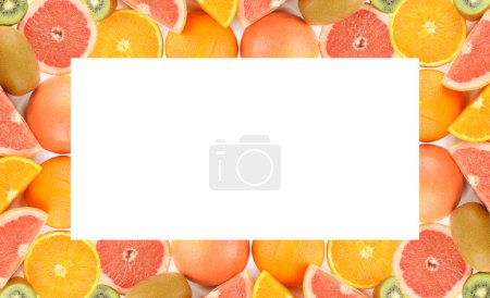 Zitrusfrüchte isoliert auf weißem Hintergrund. Collage. Bunter Rahmen mit Freiraum für Text.