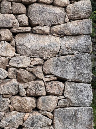 Téléchargez les photos : Détail d'une maçonnerie traditionnelle en pierre sèche du sud de la France dans les Cévennes - en image libre de droit