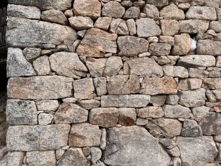 Téléchargez les photos : Detail of a traditional dry stone masonry from the south of France in the Cevennes - en image libre de droit
