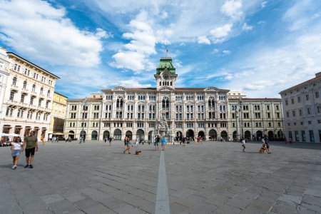 Téléchargez les photos : La place principale de la ville de Trieste - Unité de la place d'Italie, Italie - en image libre de droit