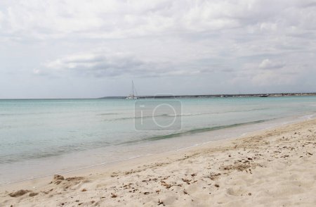 Foto de Hermosa vista de la playa de Es Trenc, Mallorca, España - Imagen libre de derechos