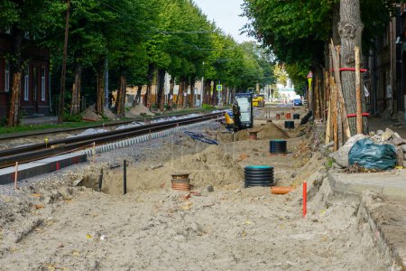 Reconstrucción completa de la calle con vía de tranvía y sustitución de tuberías de comunicación subterráneas, vista de perspectiva