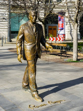 Foto de Budapest, Hungría- 03 de marzo de 2024: Estatua del ex presidente estadounidense Ronald Reagan en Liberty Square, escultor Istvan Mate, presentada el 29 de junio de 2011 - Imagen libre de derechos