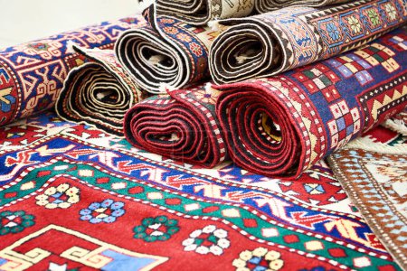 Teppiche aus Zentralasien auf dem Markt