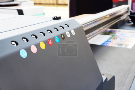 Color inkjet printer for direct printing on glass