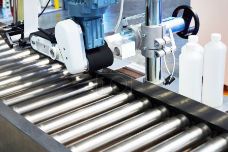 Conveyor labeling machine industrial technology