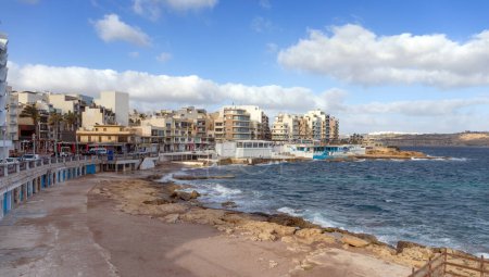 Vista de Bugibba en la bahía de San Pablo, Malta