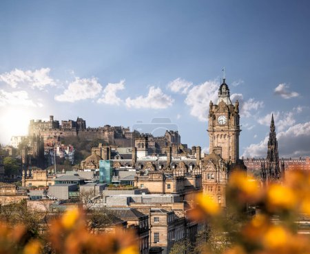 Téléchargez les photos : Panorama with Edinburgh Castle seen from Calton Hill, Scotland, UK - en image libre de droit