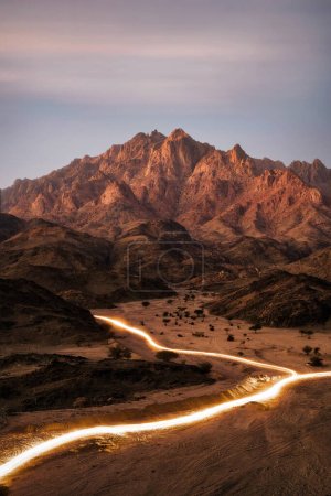 Téléchargez les photos : Desert in Saudi Arabia at night taken in May 2022 - en image libre de droit