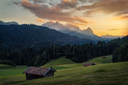 Foto de Hut at Geroldsee in southern Bavaria, taken in July 2022 - Imagen libre de derechos