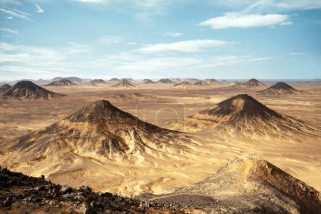 Foto de Black desert in Egypt taken in May 2022 - Imagen libre de derechos