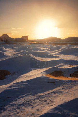 Foto de White desert in western Egypt taken in January 2022 - Imagen libre de derechos