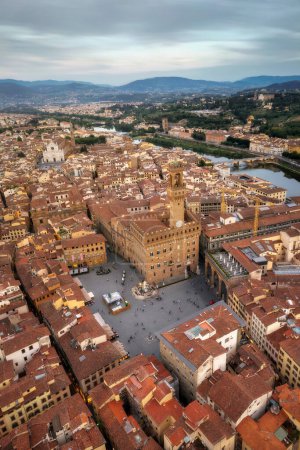 Téléchargez les photos : Aerial view of Florence Italy taken in May 2022 - en image libre de droit