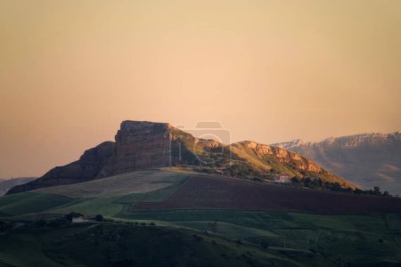 Téléchargez les photos : Sunset in the Italian countryside taken in May 2022 - en image libre de droit