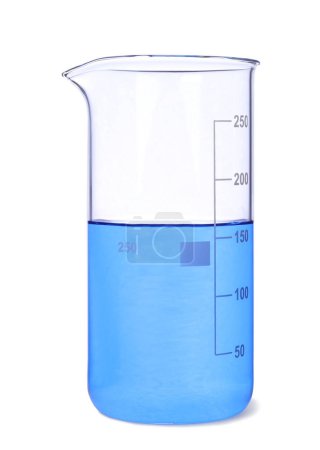 vaso de precipitados con líquido azul claro aislado en blanco