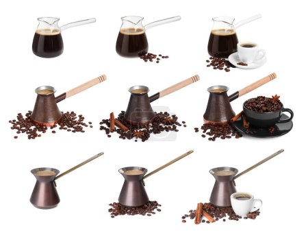 Foto de Set con diferentes cafetera turca (cezve) con café caliente y frijoles sobre fondo blanco - Imagen libre de derechos