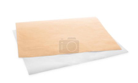 Téléchargez les photos : Feuilles de papier cuisson sur fond blanc - en image libre de droit