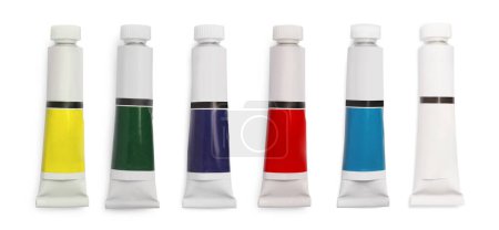 Téléchargez les photos : Ensemble de tubes avec peintures à l'huile colorées sur fond blanc, vue de dessus - en image libre de droit