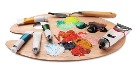 Téléchargez les photos : Palette en bois avec peintures à l'huile et couteau à palette sur fond blanc - en image libre de droit