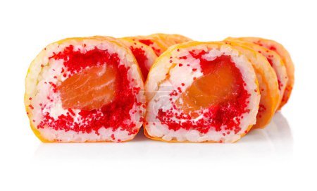 Foto de Deliciosos rollos de sushi fresco sobre fondo blanco - Imagen libre de derechos