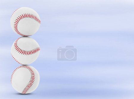 Téléchargez les photos : Une pile de balles de baseball sur fond bleu. Espace pour le texte - en image libre de droit