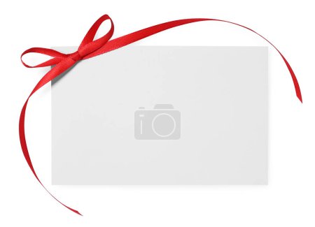 Blanko-Geschenkkarte mit roter Schleife isoliert auf weiß, Ansicht von oben