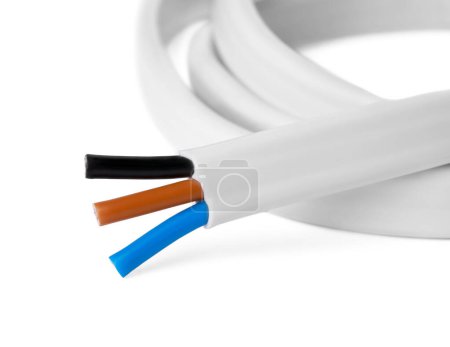 Téléchargez les photos : One new electrical wire isolated on white - en image libre de droit