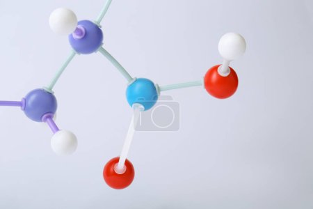 Foto de Molécula de fenilalanina sobre fondo blanco, primer plano. Modelo químico - Imagen libre de derechos