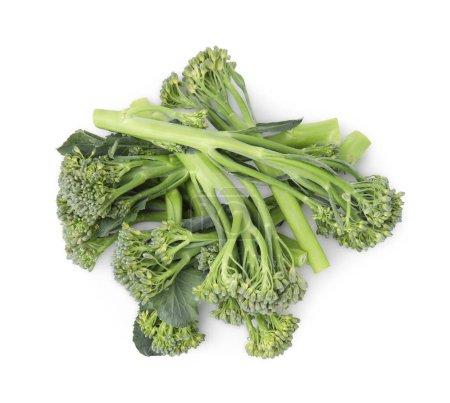 Foto de Broccolini fresco crudo aislado en blanco, vista superior. Alimento saludable - Imagen libre de derechos