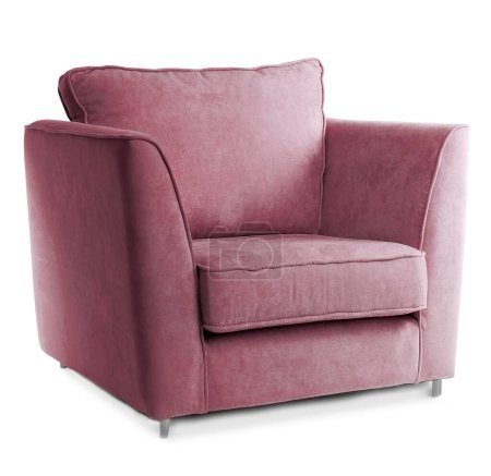 Un cómodo sillón de color puce aislado en blanco