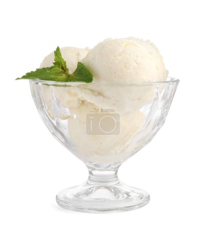 Dessertschüssel aus Glas mit leckerem Vanilleeis mit Minze isoliert auf weiß