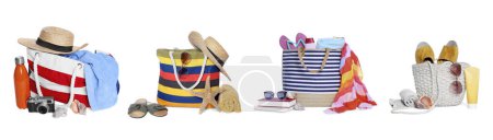 Diferentes bolsos elegantes y otros accesorios de playa aislados en blanco, conjunto