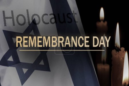 Holocaust-Gedenktag. Brennende Kerzen und israelische Flagge