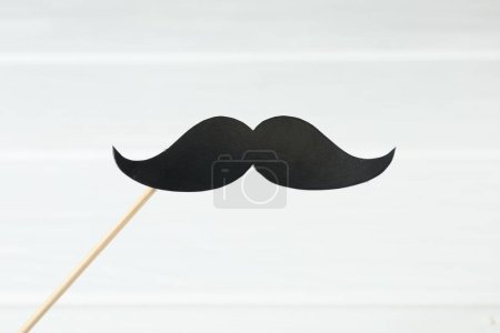 Téléchargez les photos : Faux papier moustache partie accessoire isolé sur blanc - en image libre de droit
