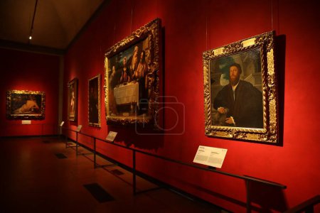 Téléchargez les photos : Florence, Italie - 8 février 2024 : Différentes peintures célèbres à la galerie des Offices - en image libre de droit