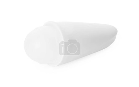 Un déodorant roll-on isolé sur blanc. Produits de soins personnels