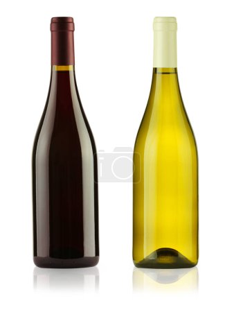 Téléchargez les photos : Bouteilles de vins blancs et rouges isolées sur blanc - en image libre de droit