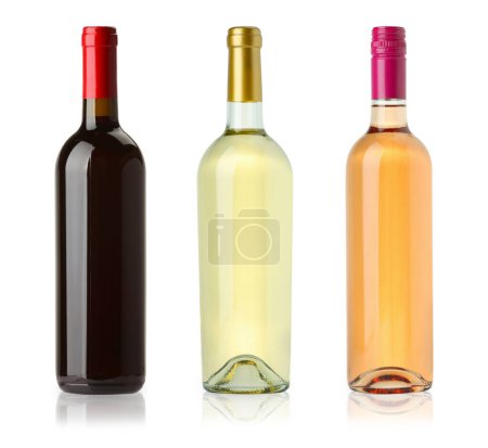 Téléchargez les photos : Bouteilles de vins blancs, roses et rouges isolées sur blanc, ensemble - en image libre de droit